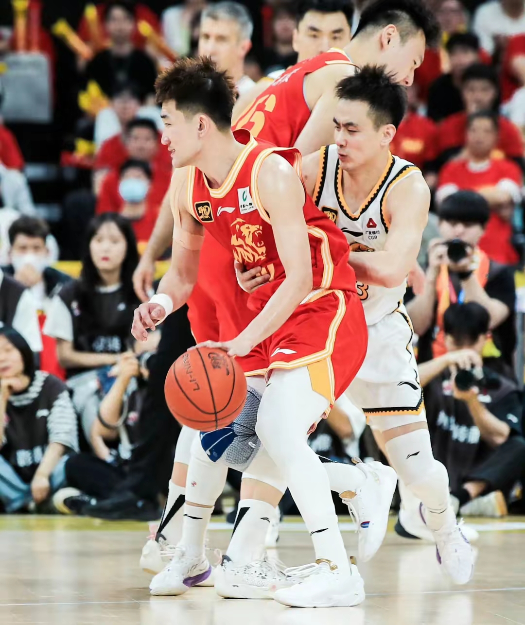 详细阅读:九游娱乐-包含赛地聚焦——国王杯关键时刻热度飙升,广厦男篮复出首秀,震撼外界,阵容厚度经受考验的词条 九游娱乐-包含赛地聚焦——国王杯关键时刻热度飙升,广厦男篮复出首秀,震撼外界,阵容厚度经受考验的词条