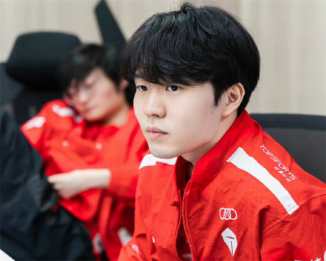 九游娱乐-Doinb在曼联比赛中赛事规则更新Faker连续十五场比赛得分超过状态火爆，现场解说直呼：转会期本菲卡调整名单以备西甲的简单介绍